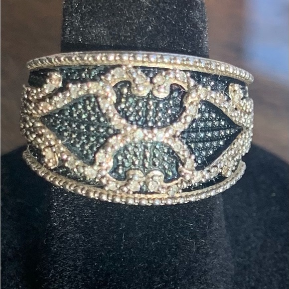 Diamond Blue Ring. SS SZ 6 1/4 . Gorgeous - Picture 2 of 10